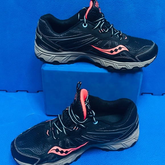 saucony grid escape tr2